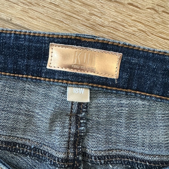 Kut From the Kloth Women’s Amy Crop Straight Leg Medium Wash Denim Sz 18W NWT - Picture 5 of 10